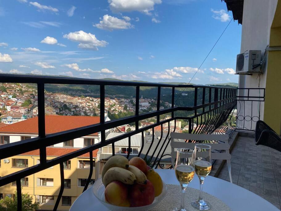 Apartment Happy Place Akatcia Veliko Tărnovo Esterno foto